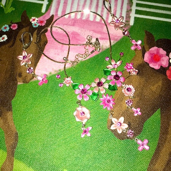 Pink Flowers Rhinestone Drop Layered Set NWOT - Picture 5 of 17